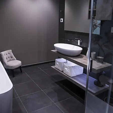 Luxury Apt. Le Marais-pompidou. 2br/2ba. A/c 아파트 파리