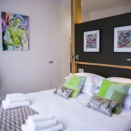 아파트 Luxury Apt. Le Marais-pompidou. 2br/2ba. A/c 파리