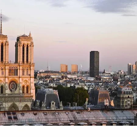 Luxury Apt. Le Marais-pompidou. 2br/2ba. A/c Paris