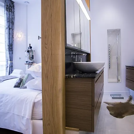 아파트 Luxury Apt. Le Marais-pompidou. 2br/2ba. A/c